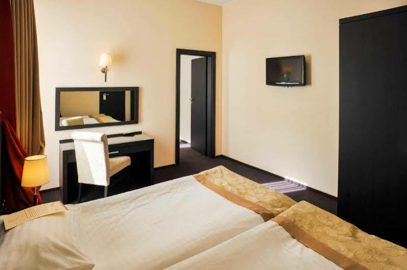 Otel Optima Dworzec 3*